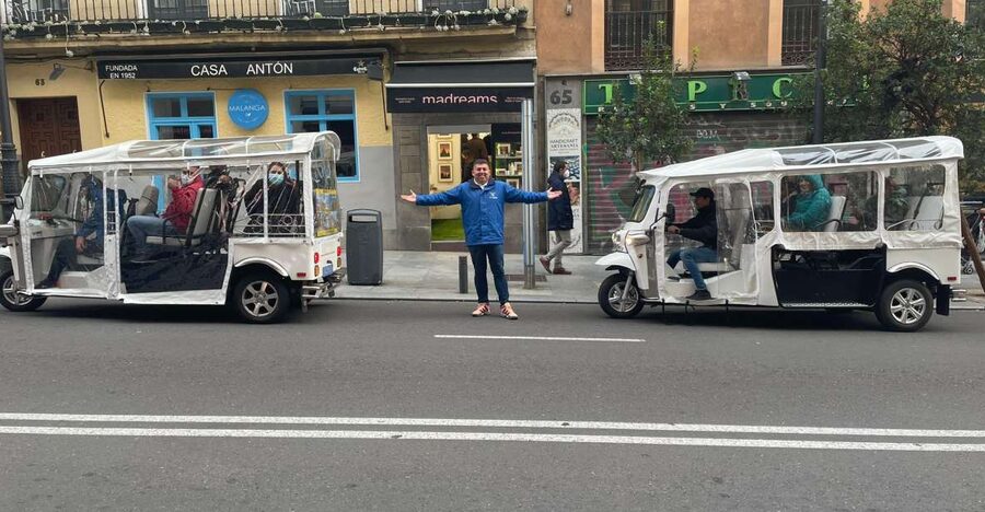 Madrid: City Highlights Tuk Tuk Tour - Puerta de Alcalá and the Paseo del Prado