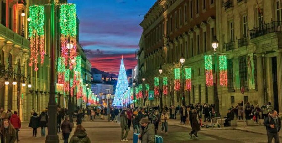 Madrid: City Highlights Tuk Tuk Tour - Choosing one, one and a half, or two hours