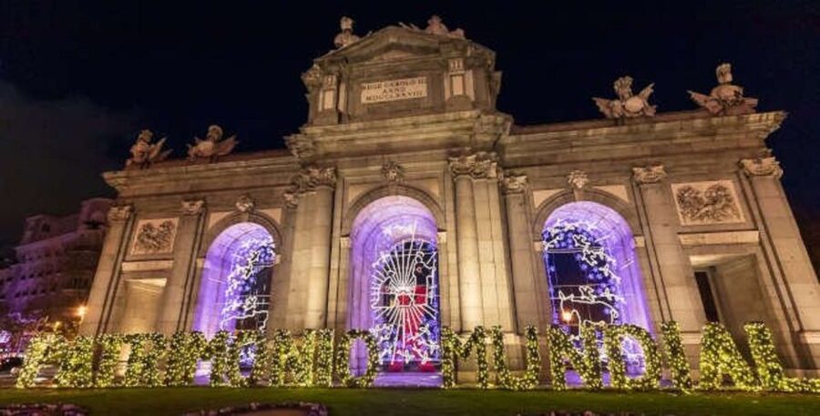 Madrid: City Highlights Tuk Tuk Tour - Starting in Los Jerónimos and reaching Retiro Park