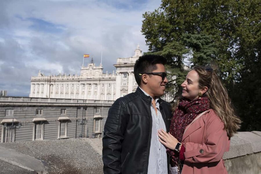 Madrid: Eco-Friendly, Private, and Unique Tuk Tuk Experience - What the guides add to the ride