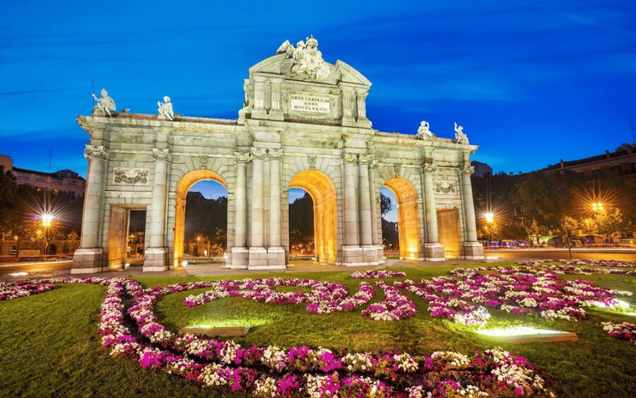 Madrid: Explore the City in an Electric Tuk Tuk - Key points to know before booking
