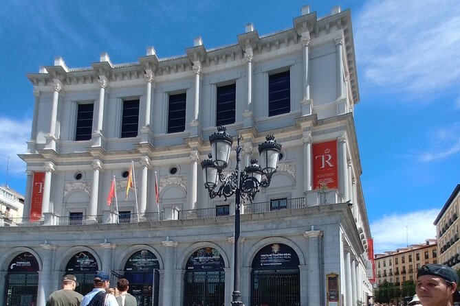 Madrid in Tuk Tuk with Local Guide Included - Timing, meeting point, and weather