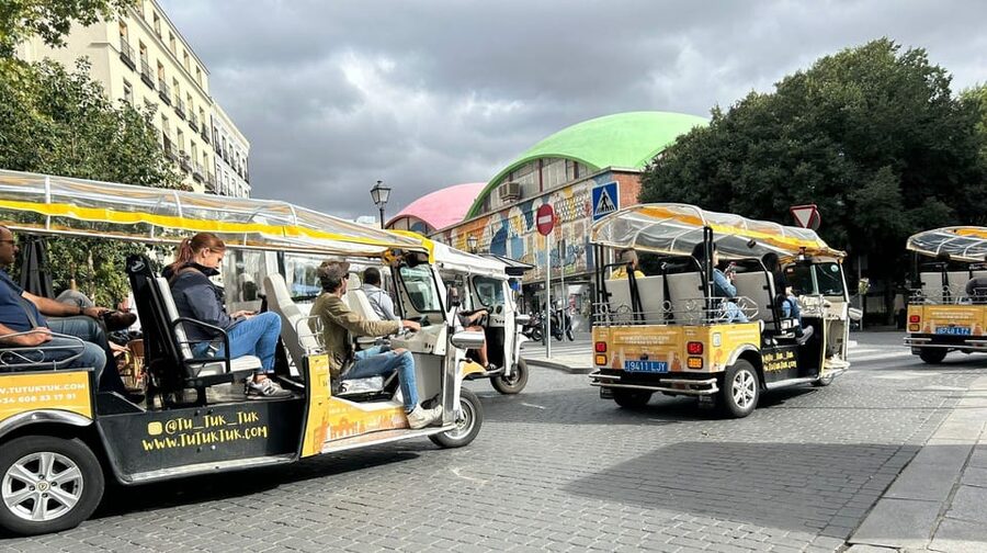 Madrid: Panoramic tour with Private guide in yellow Tuk Tuk - Key points at a glance