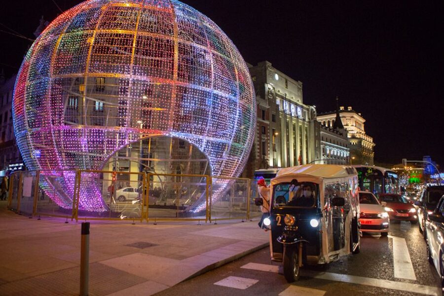 Madrid: Private Christmas Lights Tour by Eco Tuk-Tuk - Why the private electric tuk-tuk matters