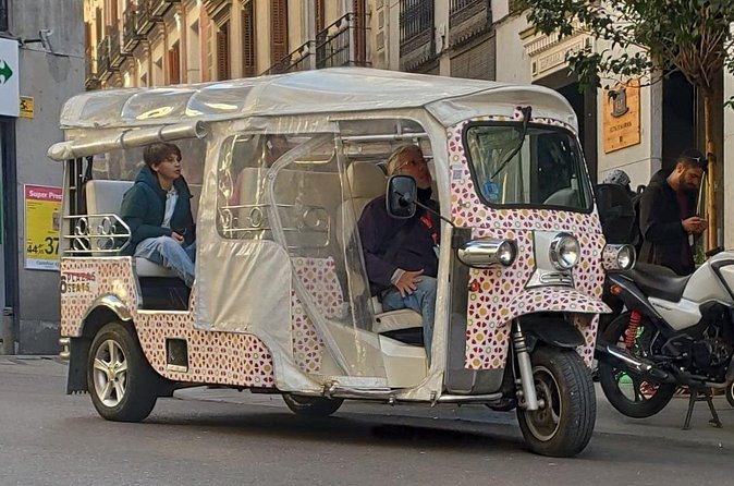 Madrid Sightseeing Tuk Tuk Tours - Guides are the strongest part of the experience