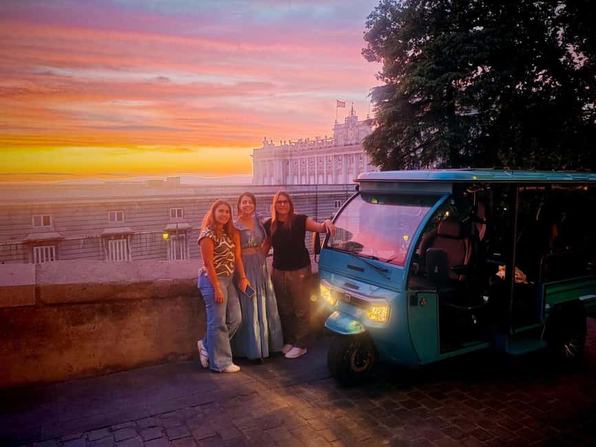 Madrid: Tour with Tuk Tuk Zero: The Best of Madrid in 2h 15min - Key points at a glance