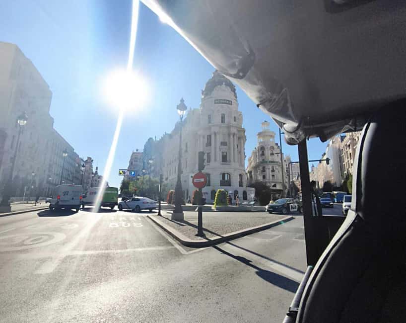 Madrid: Tuk Tuk Tour of the Historic Heart and Gran Vía. 1h 15min - Congress, the Prado, and the Paseo del Arte