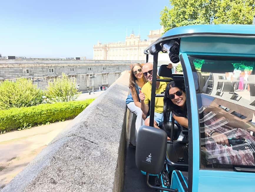 Madrid: Tuk Tuk Tour of the Historic Heart and Gran Vía. 1h 15min - Plaza Mayor and Madrid de los Austrias