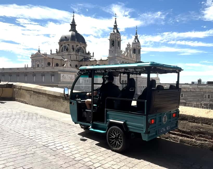 Madrid: Tuk Tuk Tour of the Historic Heart and Gran Vía. 1h 15min - Mercado de San Miguel and Madrid’s food culture