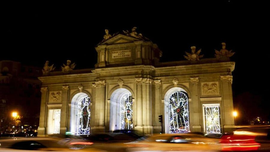 Madrid Tuk-Tuk Tour w/pick up included! - Plaza de la Villa, San Miguel Market, and La Latina