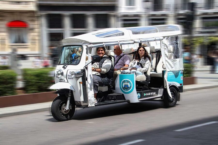 Madrid Tuk Tuk Welcoming Tour - San Miguel Market, Puerta del Sol, and Botín