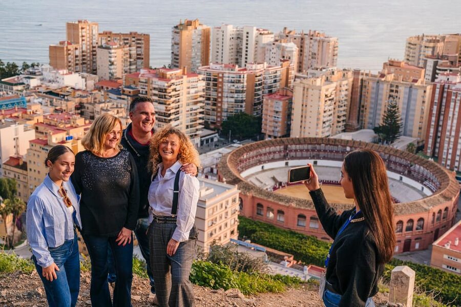 Málaga 1-hour by TukTuki: Essential and Private Tour - The guides make the short format work