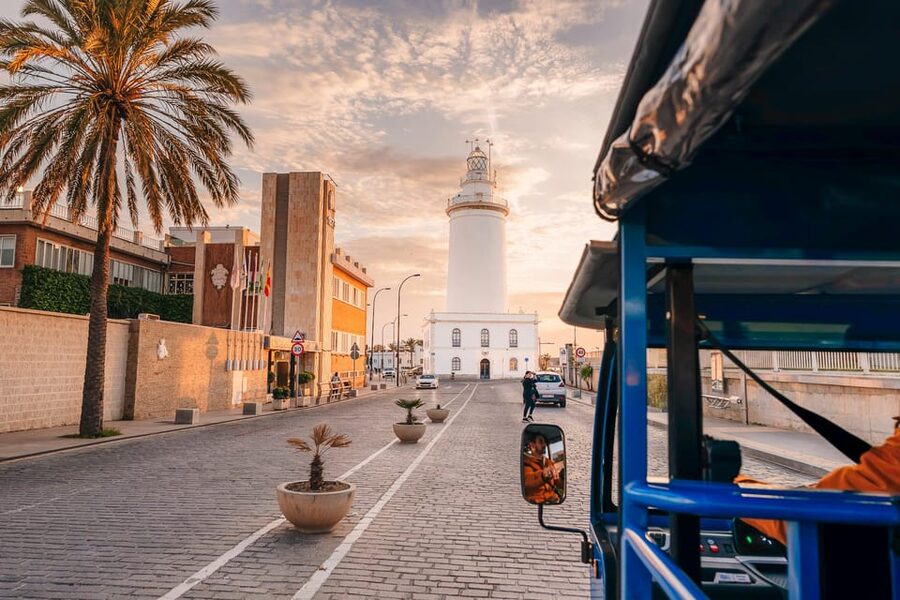 Málaga 2-Hour TukTuki Tour: Private Experience - Centre Pompidou, Larios Street, and Muelle Uno