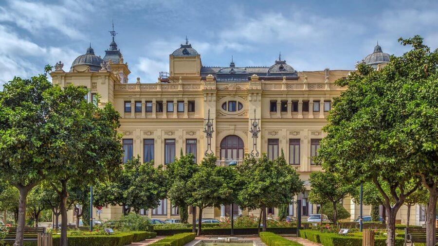 Malaga: VIP private Tuk Tuk tour - Civic buildings, Calle Larios, and Atarazanas Market