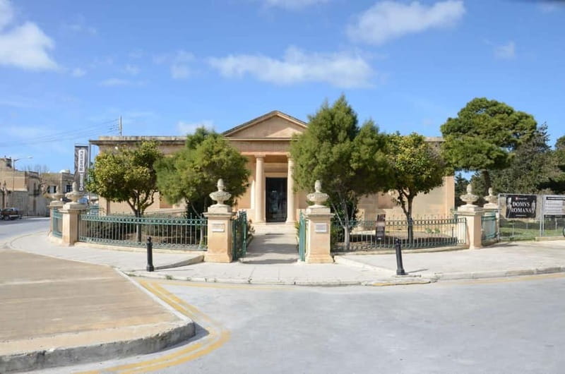 Malta: Tuk Tuk Half Day Tour with Hotel Pick up - Hagar Qim and Mnajdra reveal Malta’s oldest monuments
