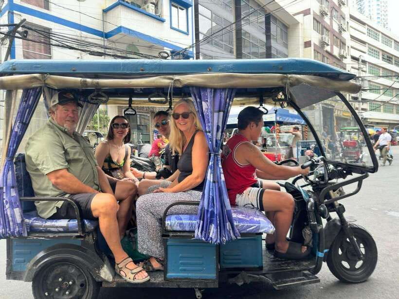 Manila: Guided Tuk Tuk Ride - Wet markets and the food stalls of Manila