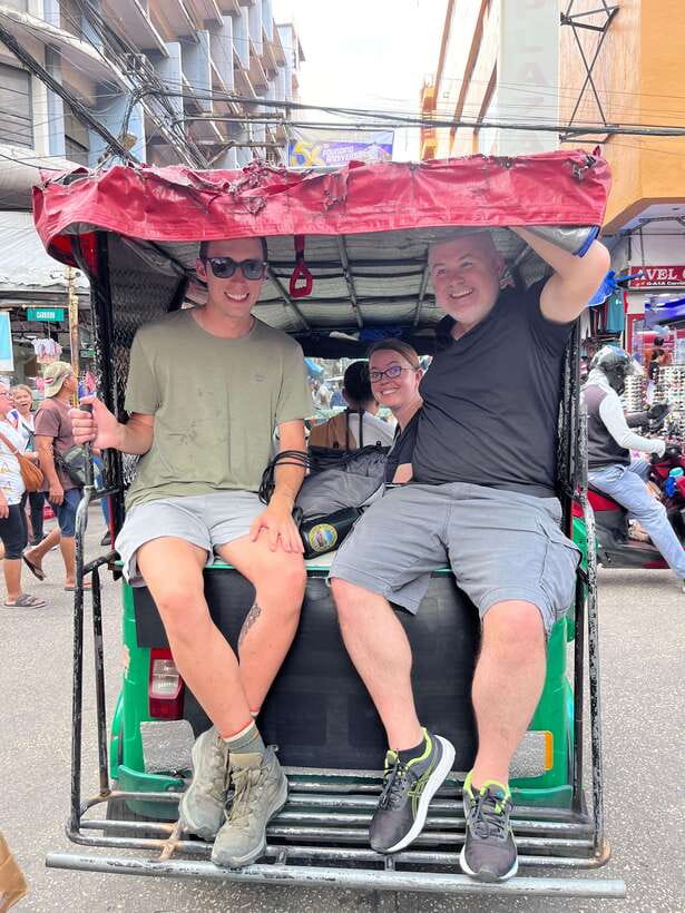 Manila Tuk-Tuk Adventure Hop-in and Hop-Off - Starting at HSBC Bank in Binondo