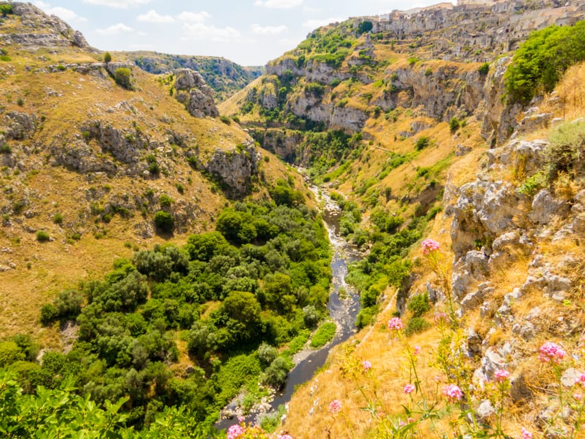 Matera: City Center and Murgia Park Porter Tuk-Tuk Tour - What the audio guide adds