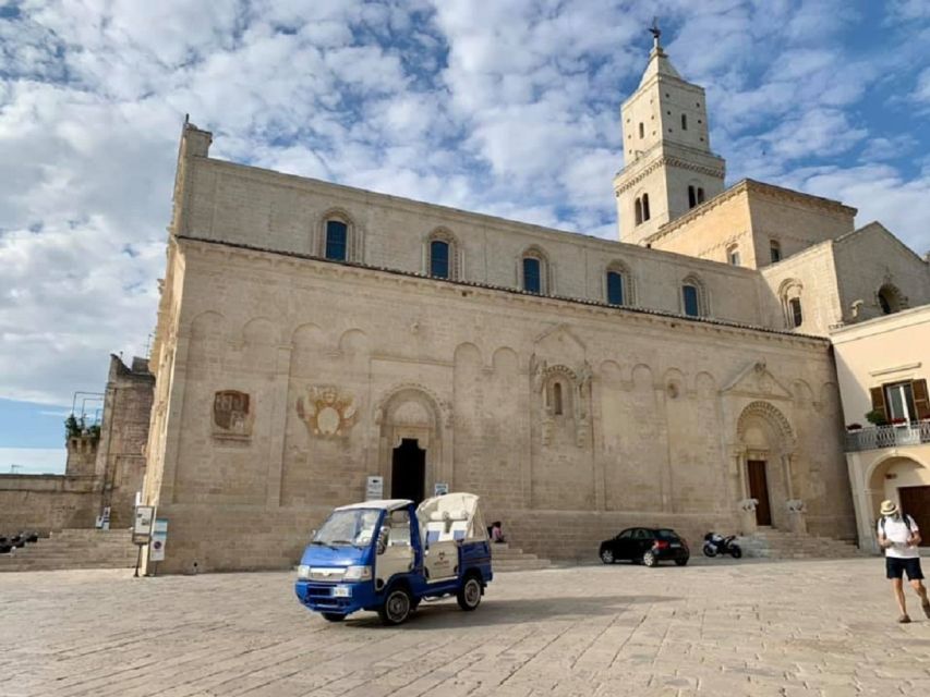 Matera: Panoramic Tuk-Tuk Tour - Via Madonna delle Virtù and the cave-home visit