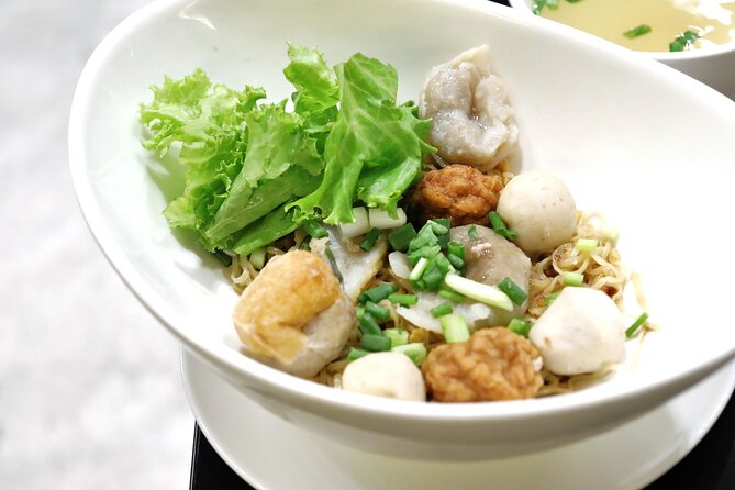Michelin Guide Street Eats by Tuk Tuk: Bangkok Night Tour - Nai Ek’s rolled rice noodles