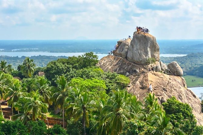 Mihintale TukTuk tour at Anuradhapura - Reaching the Mihintale site