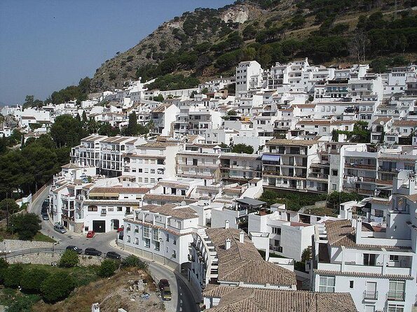 Mijas: Panoramic city tour in an electric Tuk Tuk - The essential points at a glance