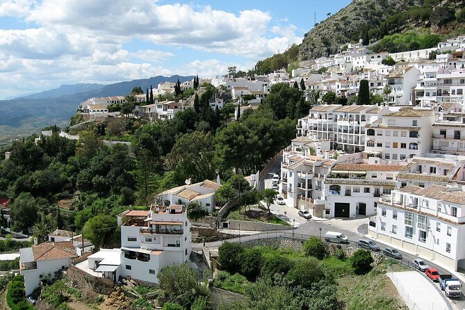 Mijas: Panoramic city tour in an electric Tuk Tuk - San Sebastián Church and the old town hall