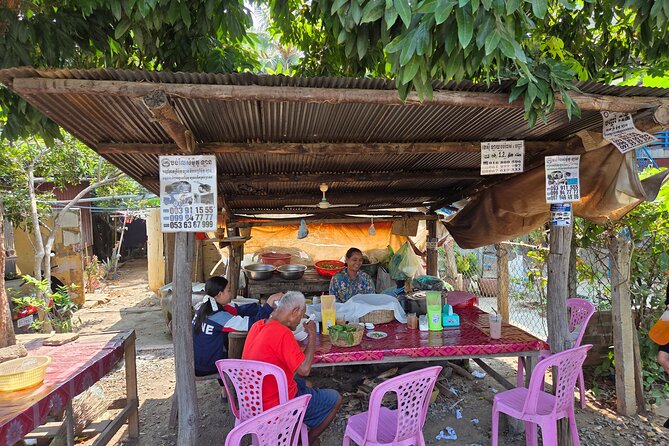 Morning Tuk Tuk Food Tour: Taste Iconic Dishes of Battambang - Grilled foods, spring rolls, and tea at Beoung Chhuk Market