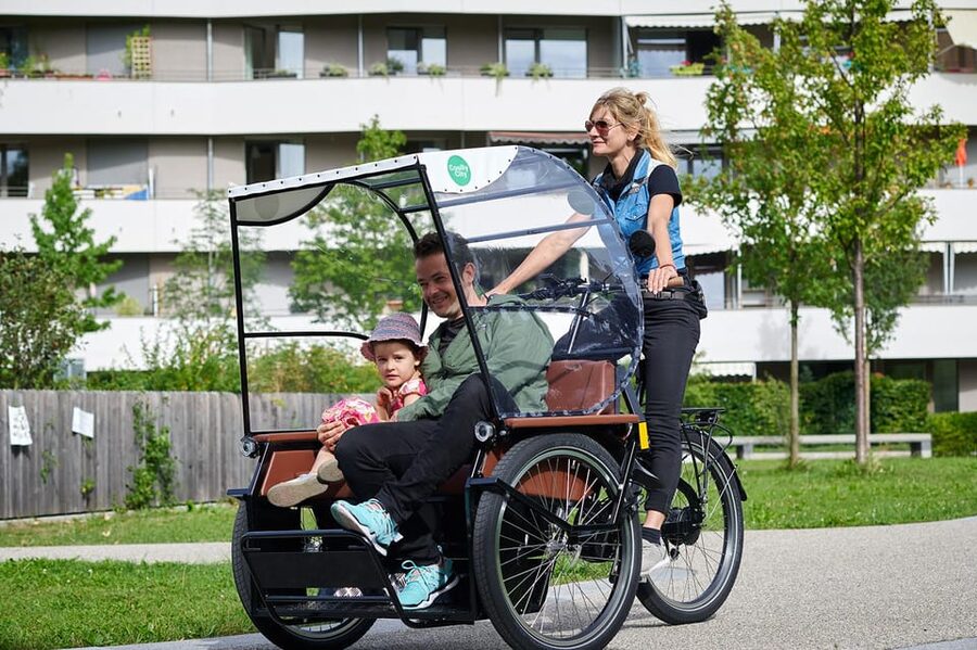 Munich: Day-rent rickshaw and explore Munich yourself - Olympic Park, only minutes from the store