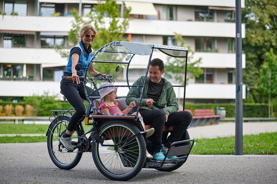 Munich: Day-rent rickshaw and explore Munich yourself - Munich Old Town by bicycle
