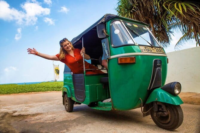Negombo City Tour by Tuk Tuk - Lagoon fishing, Lellama, and the village crossing