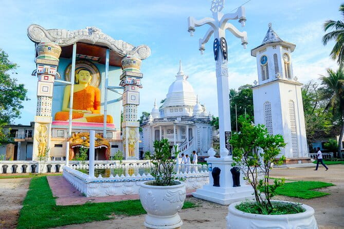 Negombo City Tour by Tuk Tuk - Angurukaramulla Temple and the first city ride