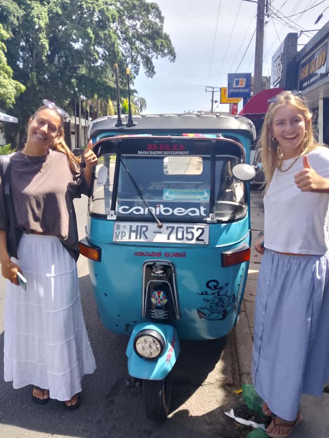 Negombo: Guided City Tour by Tuk Tuk with Hotel Pickup - Negombo Beach and the feel of the coast