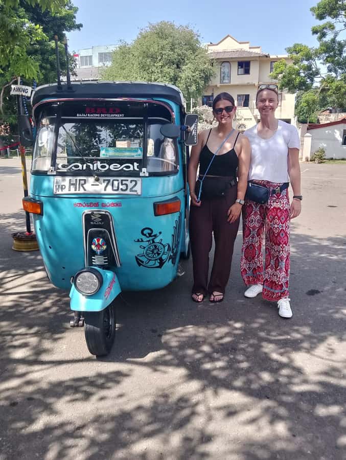 Negombo: Guided City Tour by Tuk Tuk with Hotel Pickup - Agurukaramulla Temple and its giant seated Buddha
