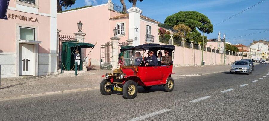 Nostalgic Lisbon Tuk Tuk Tour: Hidden Gems - Key points at a glance