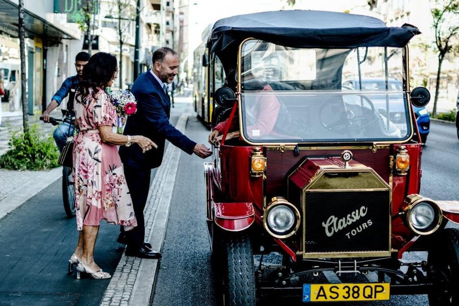 Nostalgic Lisbon Tuk Tuk Tour: Hidden Gems - Jerónimos Monastery and Manueline Stonework