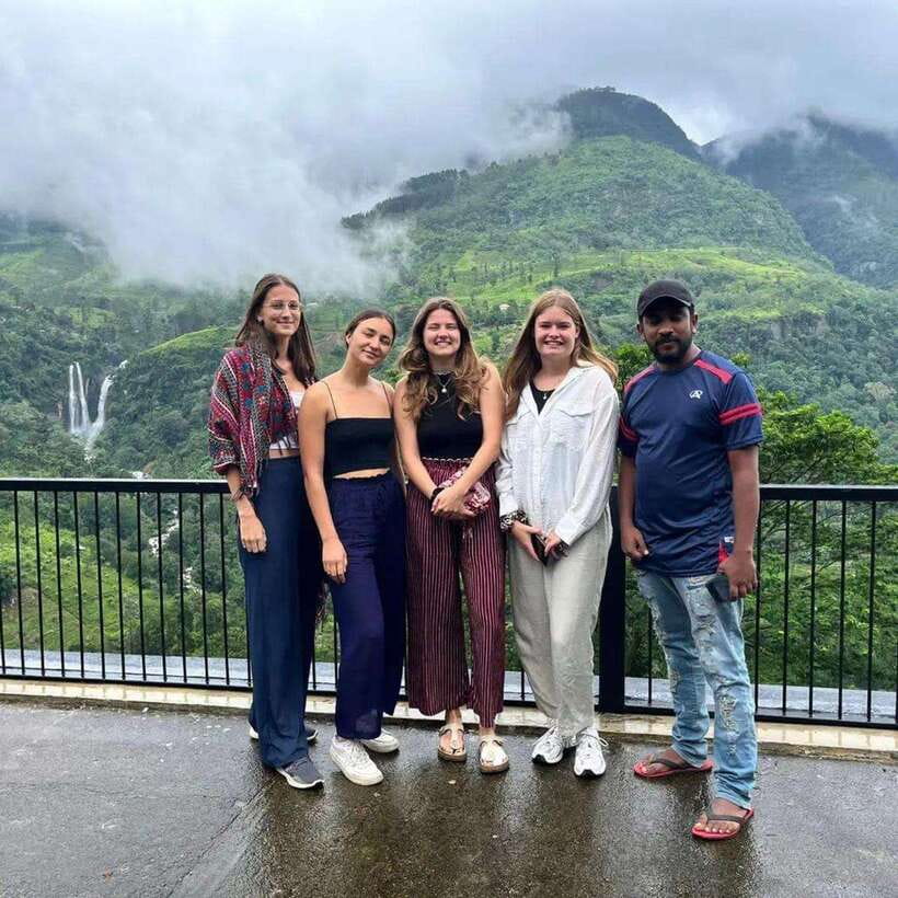 Nuwara Eliya: Tea Factory and Victoria Park Tour by Tuk Tuk - Riding by tuk tuk through the hill country
