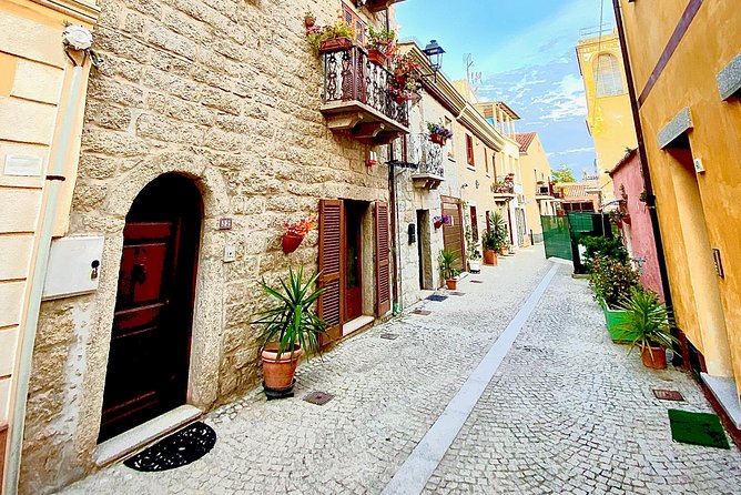 Olbia : Private Romantic Tuk-Tuk Tour - Fausto Noce Park gives the tour some breathing room