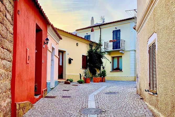 Olbia : Private Romantic Tuk-Tuk Tour - What the recorded audio is really like