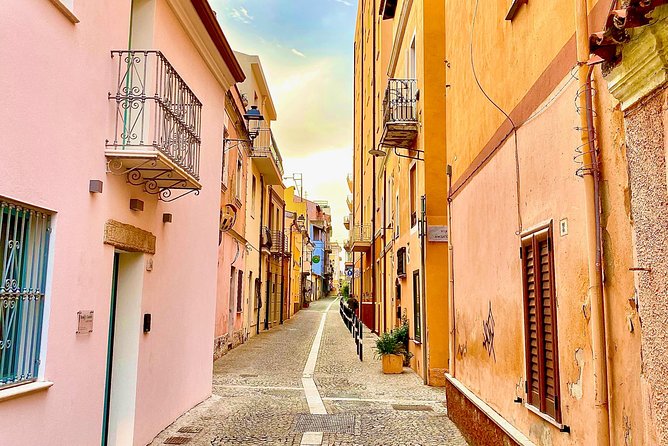 Olbia: Private Romantic Tuk-Tuk Tour - Starting at Molo Brin