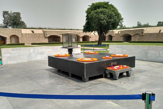 Old and New Delhi Full-Day Private Tour with Rickshaw Ride - India Gate and the formal center of New Delhi