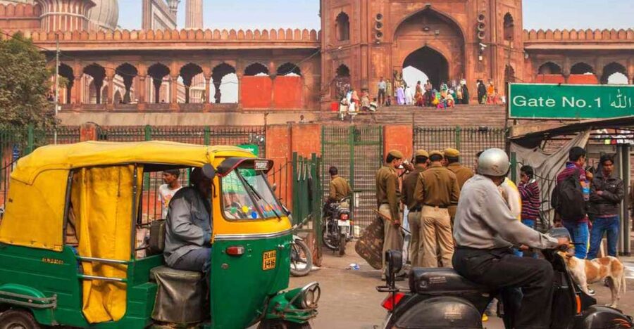 Old Delhi: 3-Hour Guided Chandni Chowk & Tuk Tuk Tour - Chandni Chowk, where the city does its shopping