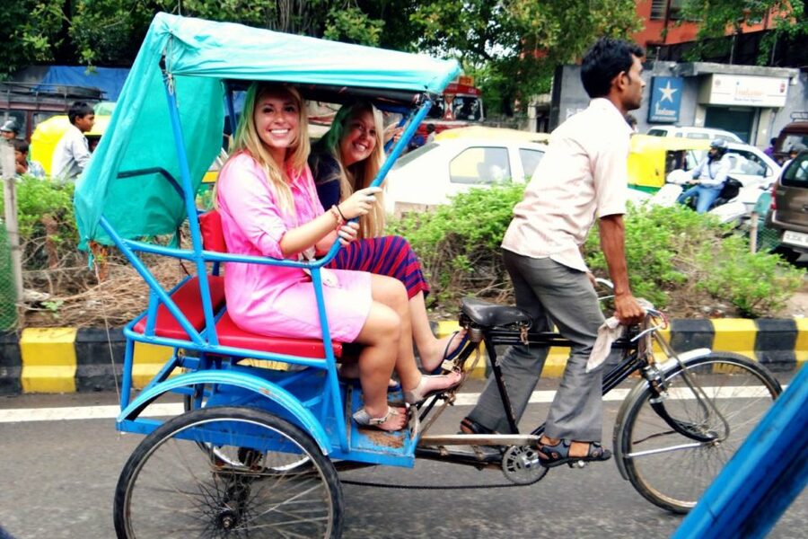 Old Delhi: 3-Hour Tuk-Tuk/Rickshaw Tour - Meeting the guide beside the Red Fort