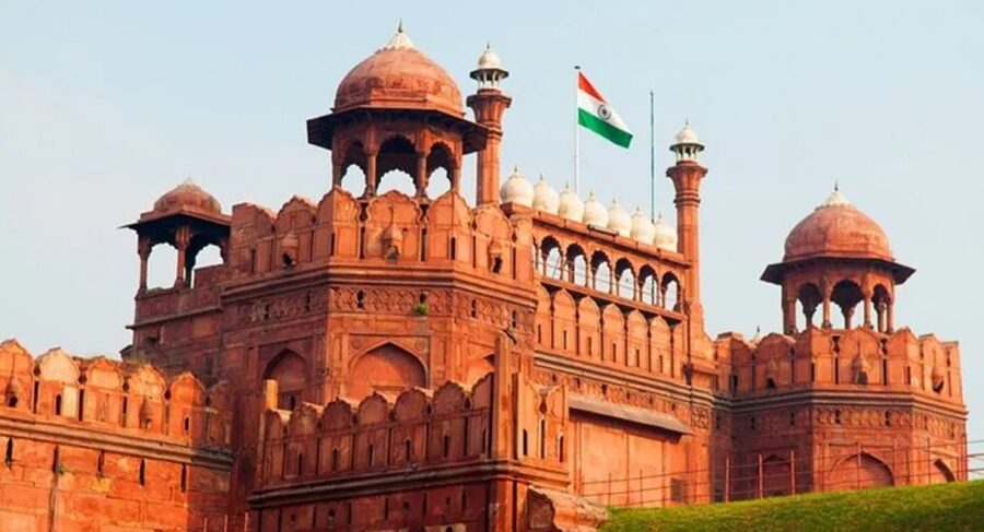 Old Delhi: Chandni Chowk Tour with Tuk Tuk Tea and snacks - Meeting near the Red Fort and getting started