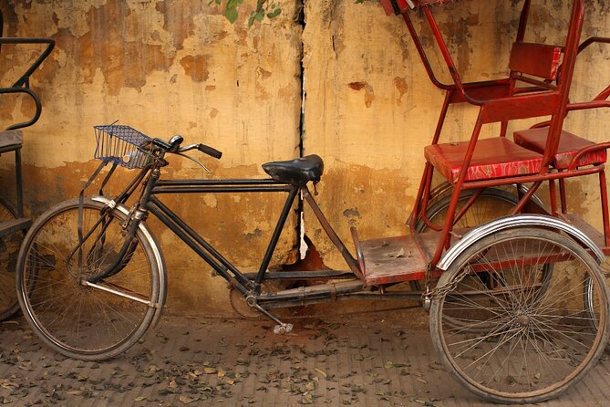 Old Delhi Tour with Tuk-Tuk/Rickshaw Ride - Kinari Bazaar is the stop for color and craft supplies