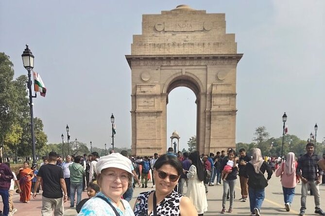 Old & New Delhi Private Tour - Female Guide & Rickshaw - India Gate and the formal New Delhi drive