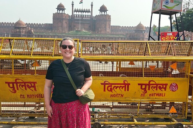 Old & New Delhi Private Tour - Female Guide & Rickshaw - Connaught Place for shopping and souvenirs