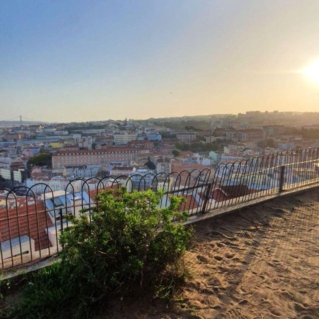 Old town of Lisbon on board of a tuk tuk- 1hour - Senhora do Monte and the long Tagus view