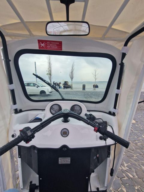 Old town of Lisbon on board of a tuk tuk- 1hour - Is $114 a good price for one hour?