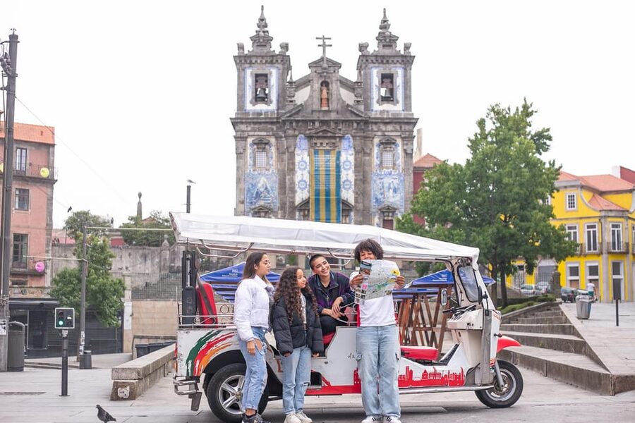 Oporto Tuk-Tuk Tour: Fast, Fun & Flexible – 1H to Full Day! - Key points at a glance